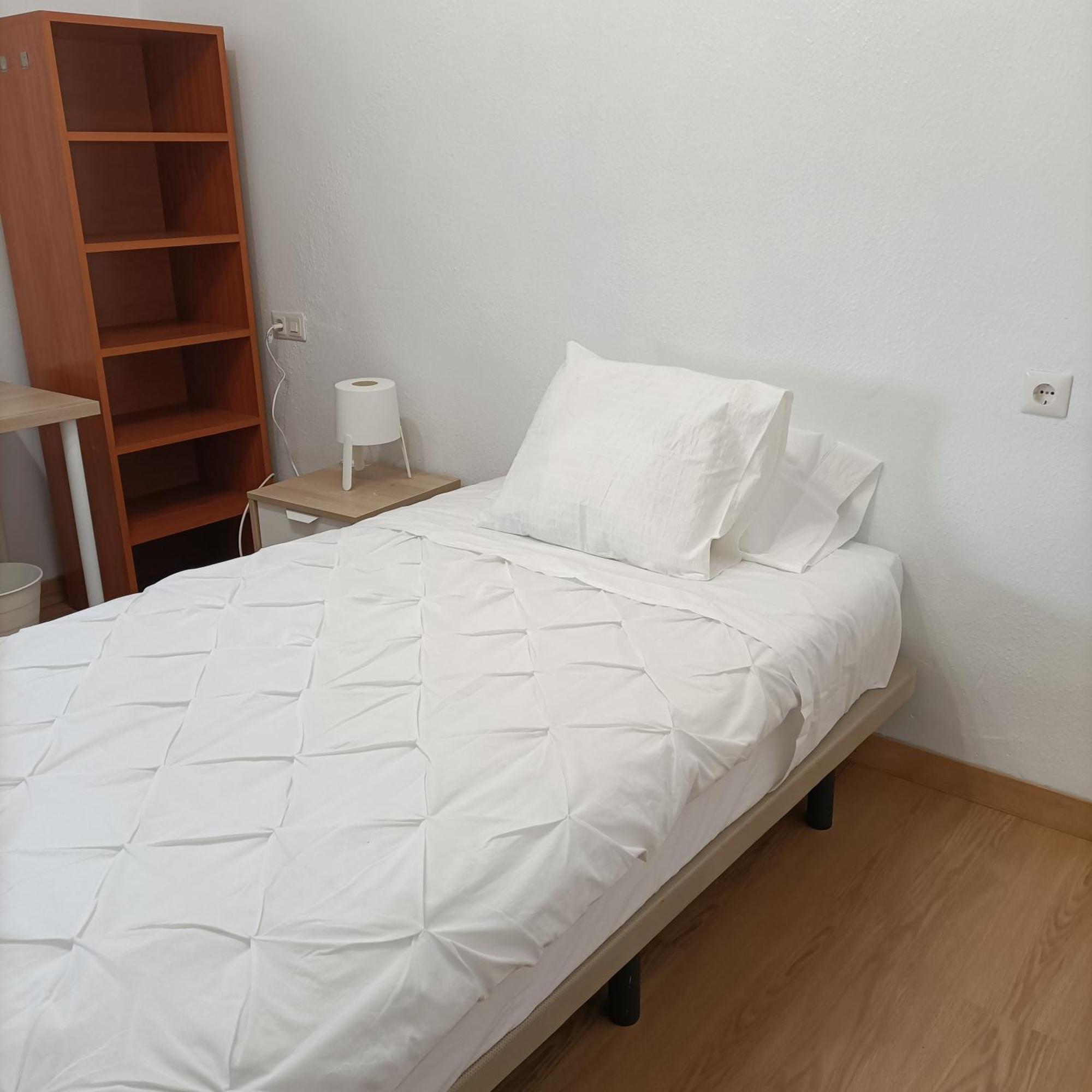 Funcional Y Renovado En Iturrama Apartment *
